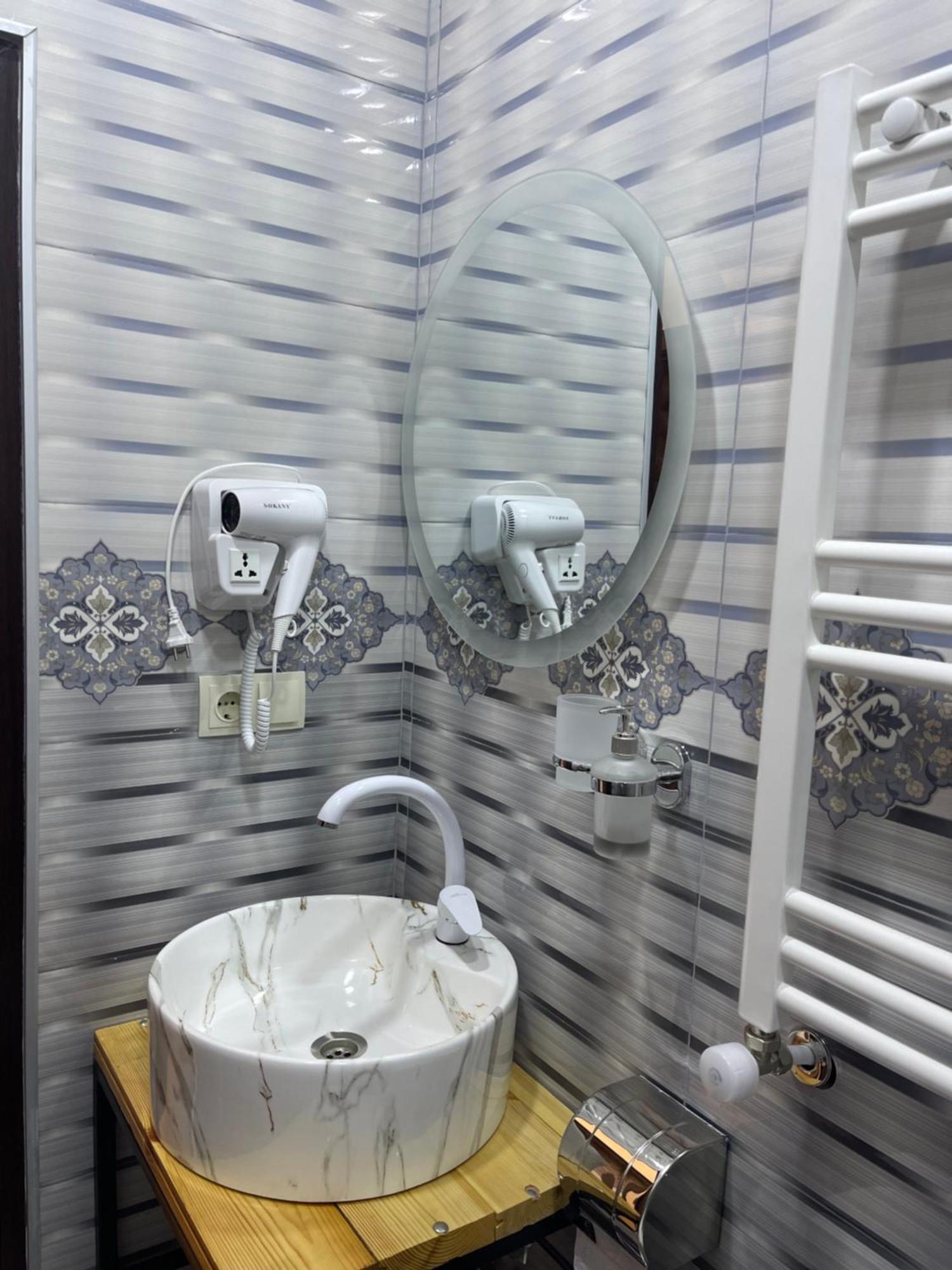 Sunny Guesthouse Kazbegi Eksteriør bilde