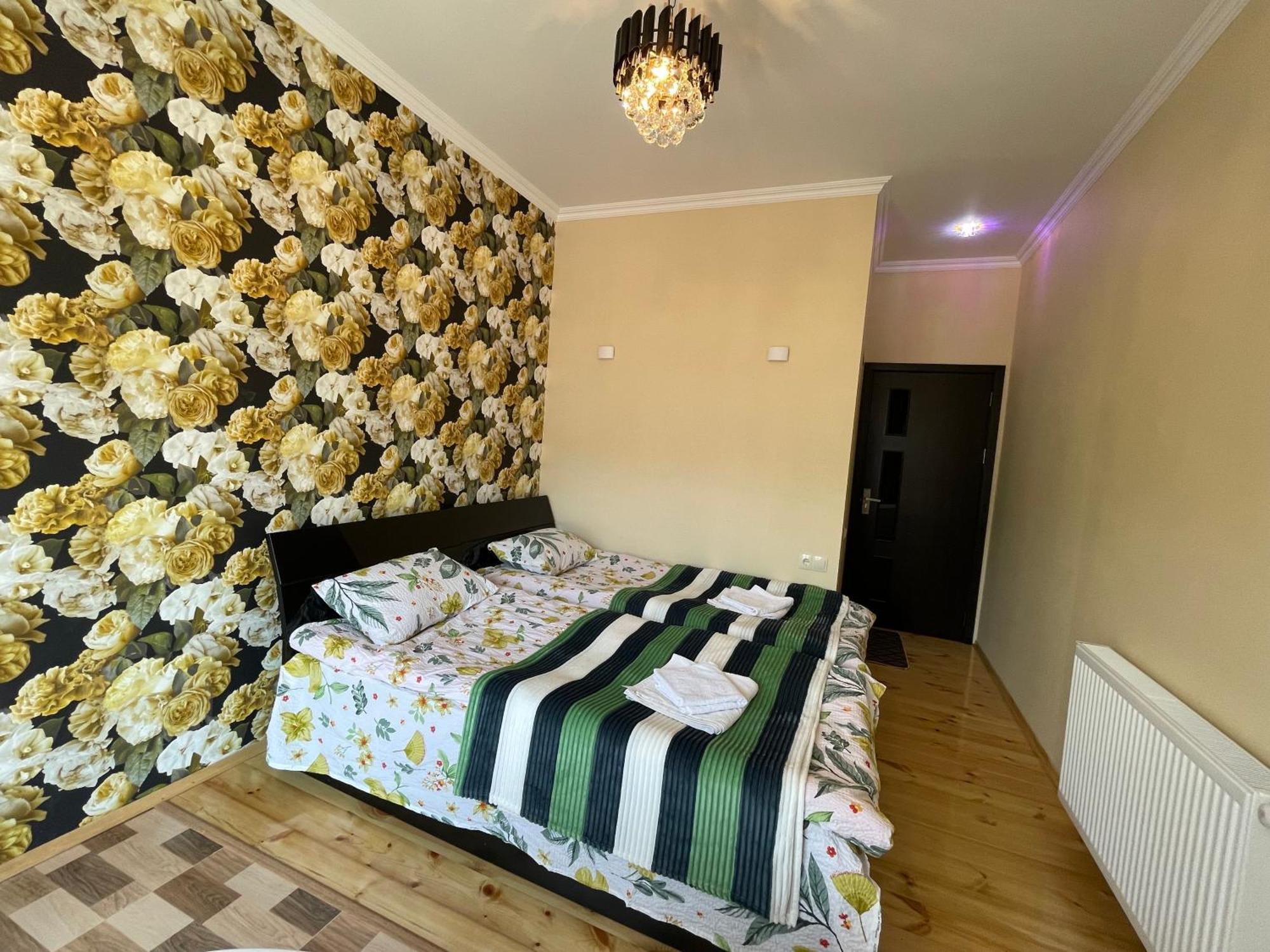 Sunny Guesthouse Kazbegi Eksteriør bilde