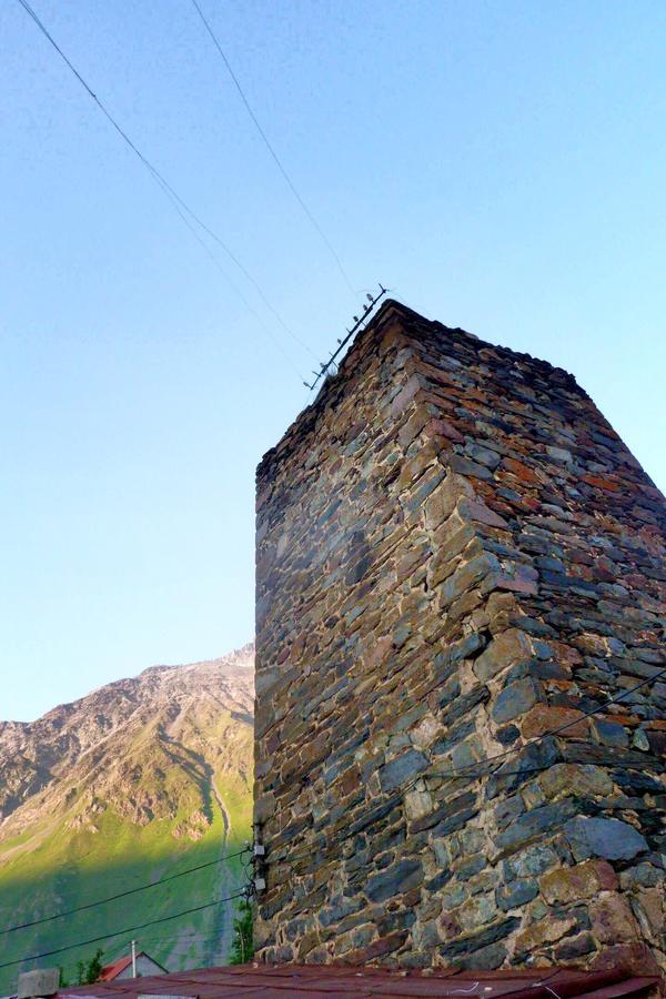 Sunny Guesthouse Kazbegi Eksteriør bilde