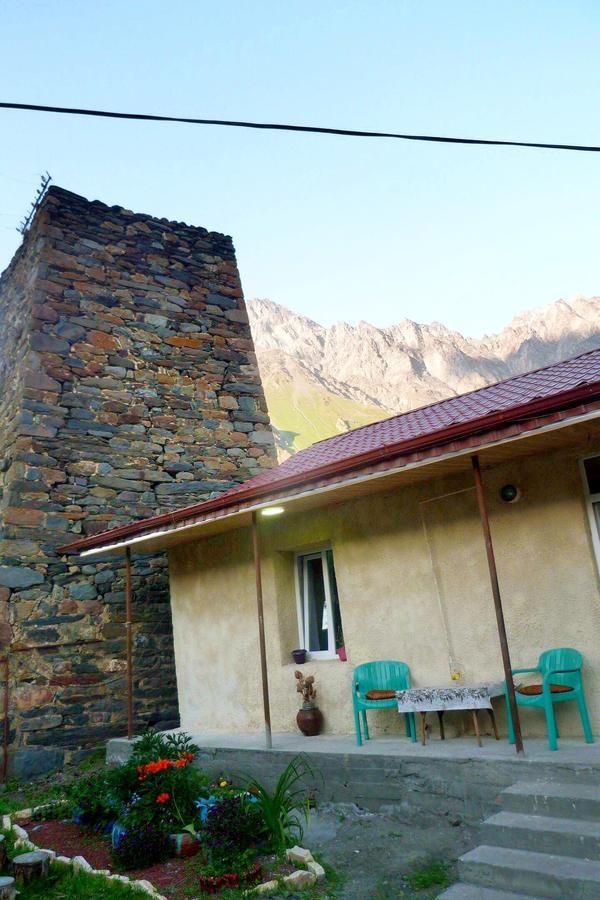 Sunny Guesthouse Kazbegi Eksteriør bilde