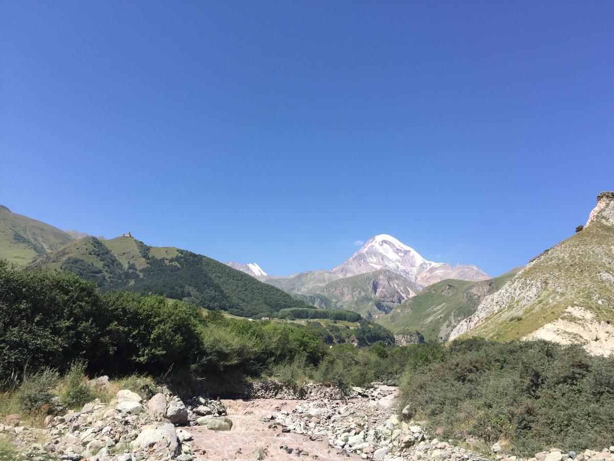 Sunny Guesthouse Kazbegi Eksteriør bilde