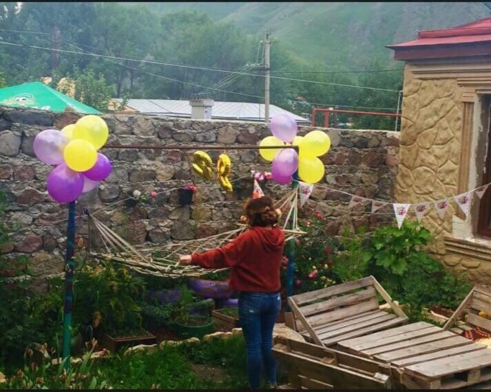 Sunny Guesthouse Kazbegi Eksteriør bilde